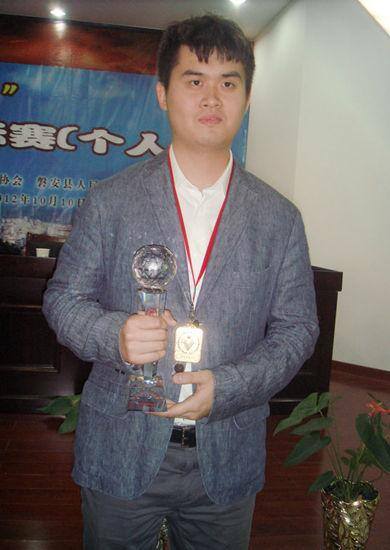 王天一一年能挣多少钱（中国象棋大师王天一的成名史）