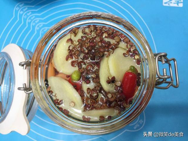 家庭自制酸豆角简单的方法（自制酸豆角，自己在家也能做）