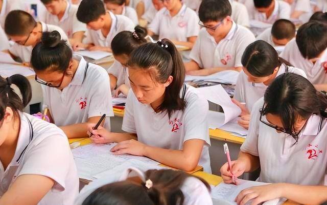 女生干什么工作好（高考志愿填报：3个适合女生的高薪专业）