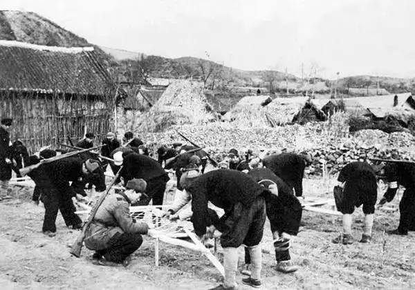 公社斗地主赚钱版（70年前的老照片，看完你有何感想？）