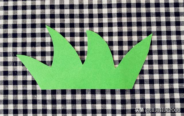 用卡纸做手工（用卡纸做一幅有花、有蝴蝶的春天的画）