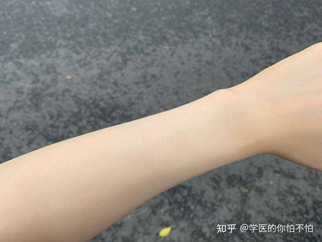 学生党如何美白脸部最快方法（如何快速变白？特别是脸）