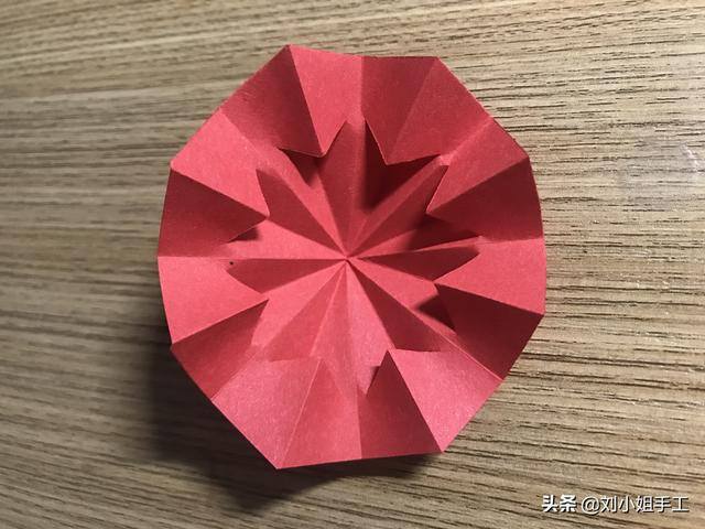 手工小雨伞的简单做法（简单易学的折纸小雨伞）