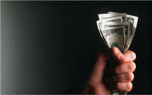 微商卖什么最赚钱小哇教你月入10万（月赚10万的微商都是这么做出来的！）
