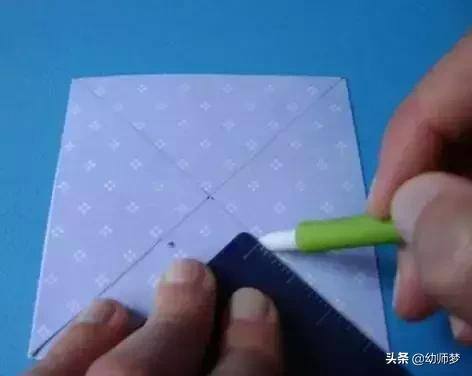 自制手工（简易复古纸风车的折纸方法图解）