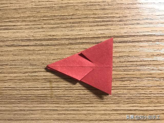 手工小雨伞的简单做法（简单易学的折纸小雨伞）