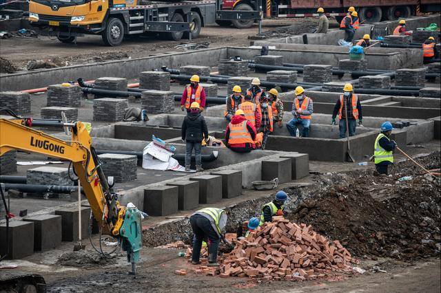 出国打工一年能挣50万吗（国外一年能赚30万，你愿意去吗？）