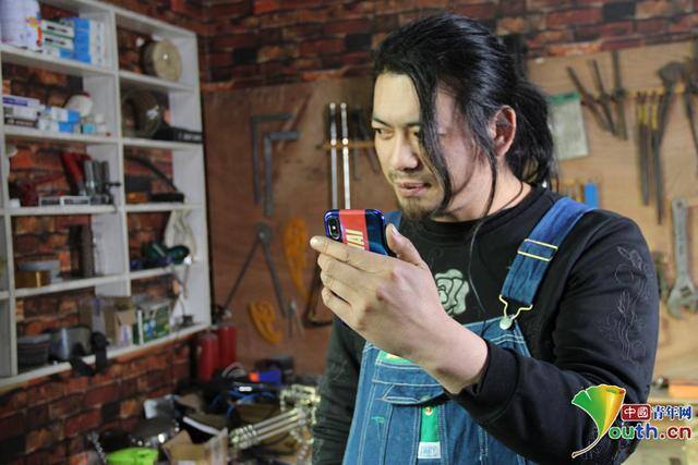 废品制作手工（“无用”手工耿：一本正经地做“废品”）
