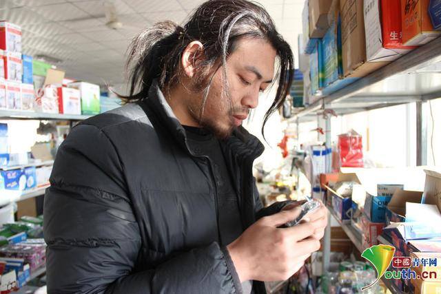 废品制作手工（“无用”手工耿：一本正经地做“废品”）
