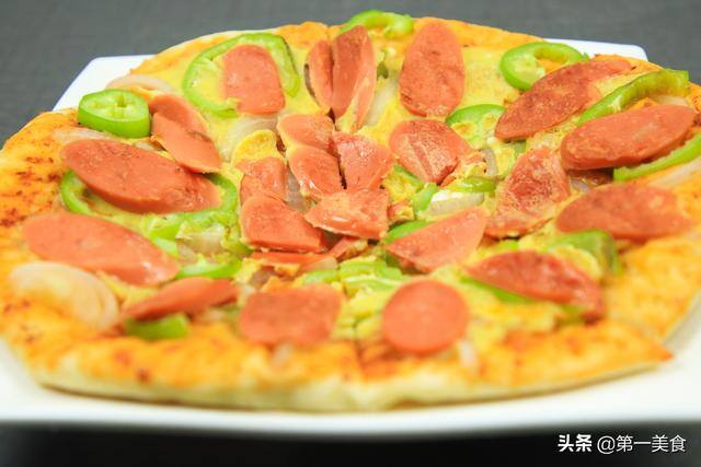 在家怎么做披萨（教你在家做披萨，不用烤箱也能做出上等的披萨）