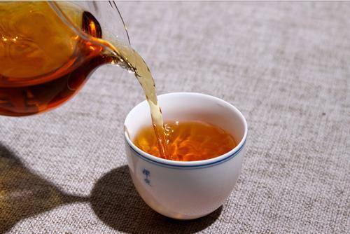 自己在家怎么做奶茶（自制珍珠奶茶的方法）