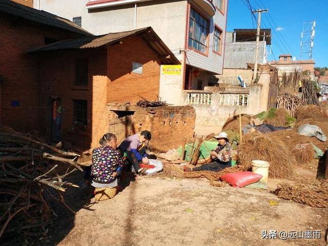 附近有没有手工活拿回家做（库周边，遇见小村庄）