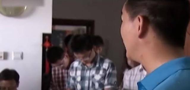 无本一晚上快速赚5万（“明星”大学生成为百万富翁，他到底做了什么？）