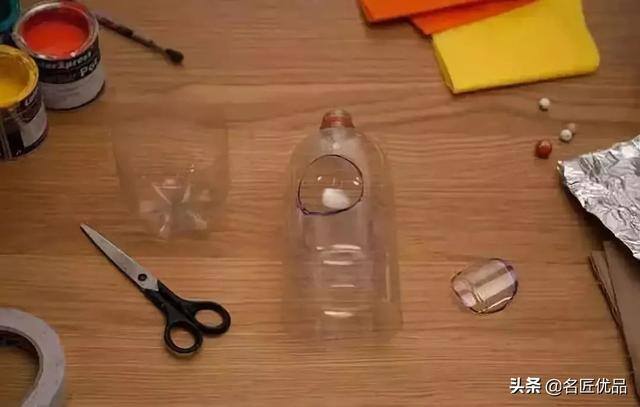废品制作手工大全简单又漂亮（废弃的矿泉水瓶别扔，教你在家自制塑料瓶，孩子的最爱）