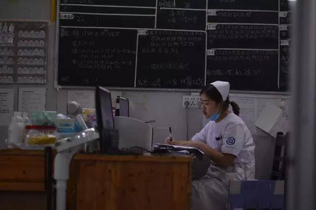 不想上班的图片（这世间没有什么真正的感同身受）
