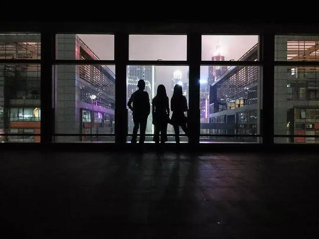 不想上班的图片（这世间没有什么真正的感同身受）