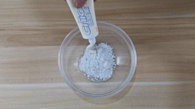如何制作胶水（自制胶水的小妙招，方法简单又实用，快来学学吧）