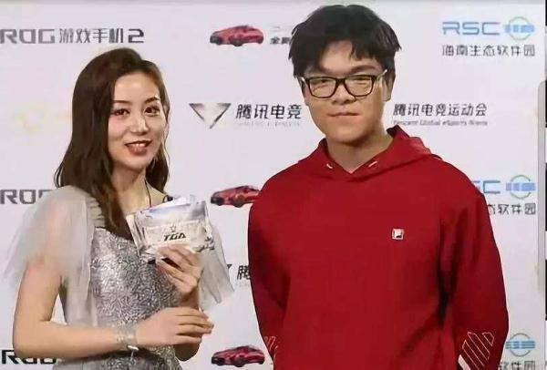 闲来斗地主赚金版的下载到手机（柯洁斗地主夺冠，不务正业）