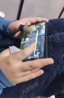一小时可以赚50元的游戏（广州小伙连续帮助两名小学生戒网瘾）