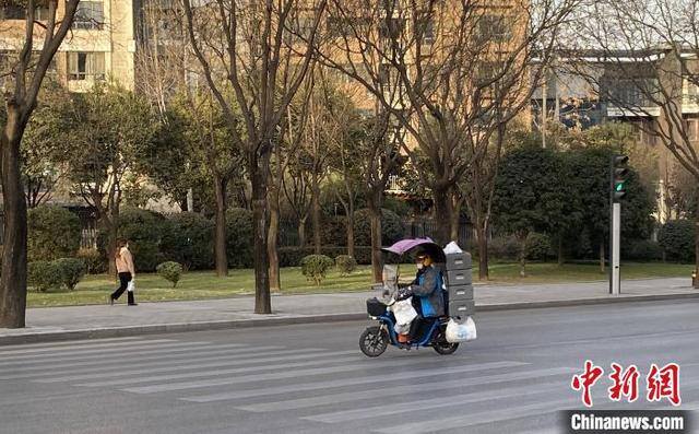 送外卖需要什么条件（西安倡议市民共同参与快递外卖配送服务）