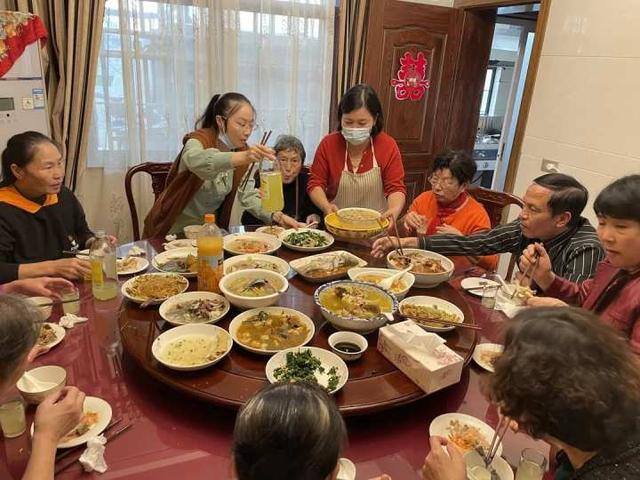 哪里有手工活可以拿回家做的附近（良渚“小外婆”做群体厨娘）
