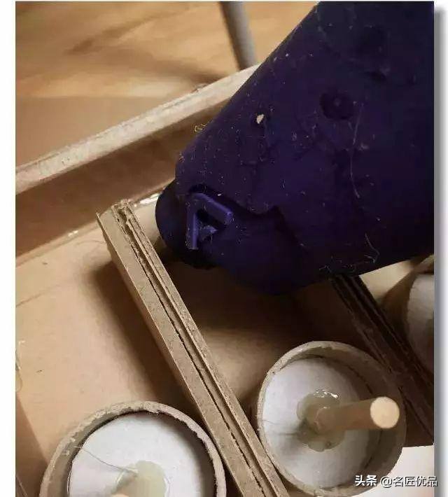 废旧纸箱手工制作大全（幼儿园纸板双层停车场）