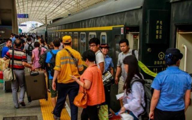10间房小旅馆一年能挣多钱（火车站附近的宾馆老板一年能赚多少钱？）