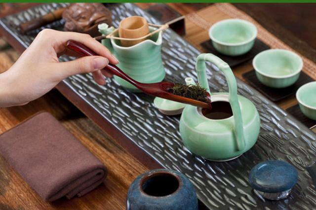 现在开茶叶店挣钱吗（林先生：茶店冷清，是老板的问题）