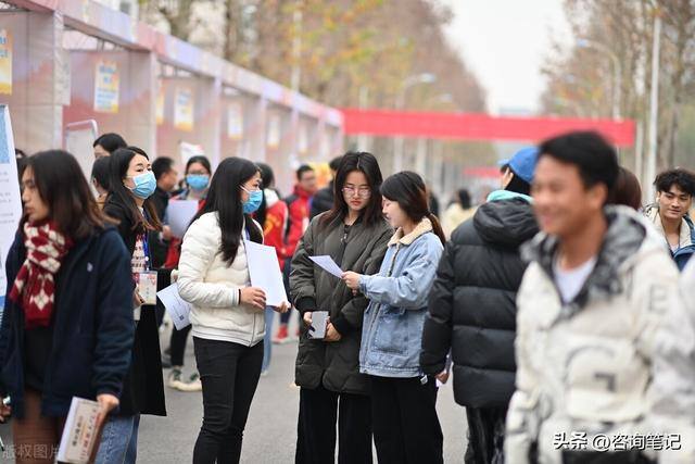 什么是好工作（为什么吐槽银行工作不好压力大的人那么多，每年校园招聘银行却是大热门？）