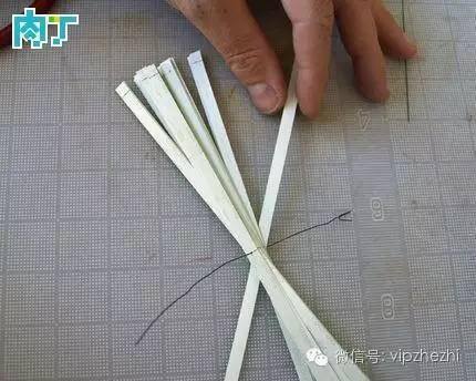 灯笼制作手工折纸（简单易学的小纸灯笼）