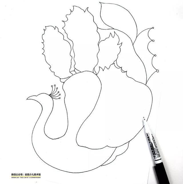 孔雀怎么画最漂亮（黑白线描和色彩的组合表现出孔雀的美感）