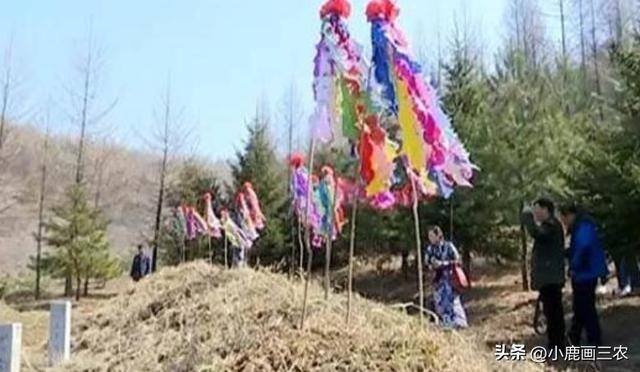 上坟带什么能发财（“过年上坟带四人，祖先高兴财上门”，带去这几类人，财运亨通）