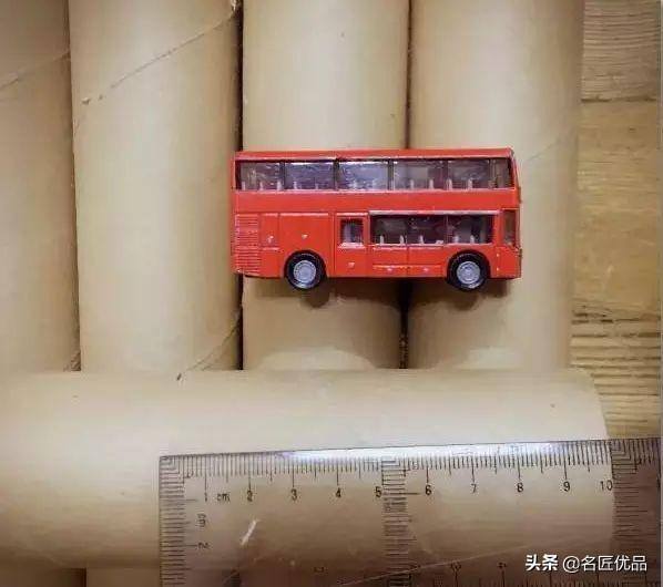 废旧纸箱手工制作大全（幼儿园纸板双层停车场）