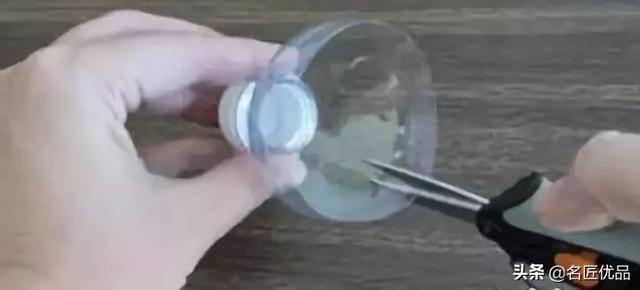 废品制作手工大全简单又漂亮（废弃的矿泉水瓶别扔，教你在家自制塑料瓶，孩子的最爱）