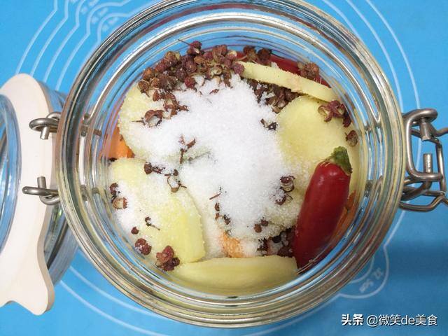 家庭自制酸豆角简单的方法（自制酸豆角，自己在家也能做）