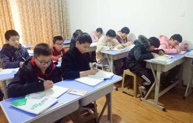 一好学生app赚钱（暑期补课，家长的态度不一）