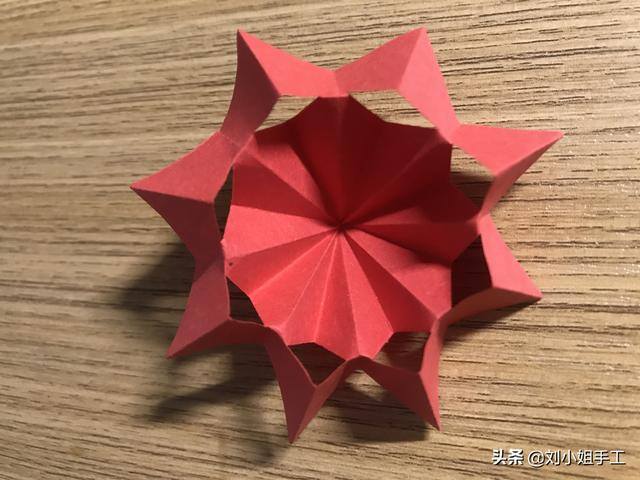 手工小雨伞的简单做法（简单易学的折纸小雨伞）