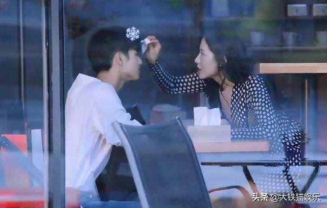 漂亮后娘养娃致富（《亲爱的，热爱的》里的韩佳佳，看似温柔如水）