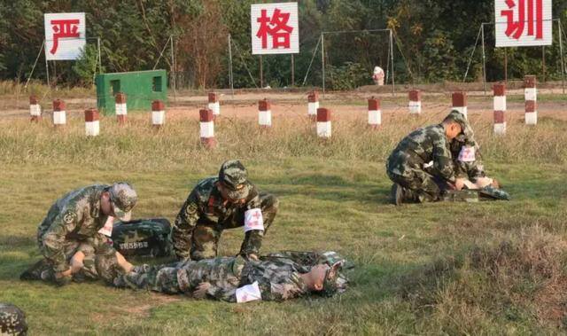 当两年兵回来一共能拿多少钱（两年义务兵退伍后，大学生应征入伍有哪些好处？）