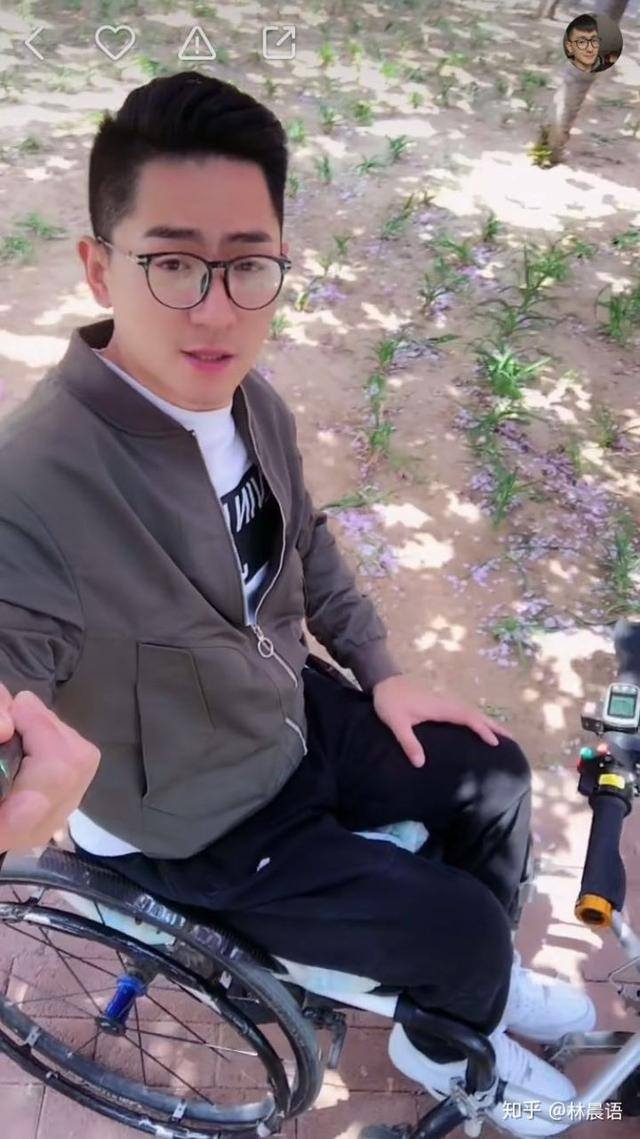 快手怎么发视频赚钱（快手是如何运营的？通过什么渠道赚钱的？）