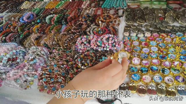 地摊卖什么赚钱（摆地摊怎么赚钱？）
