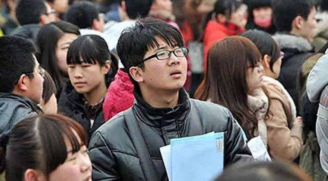 无本一晚上快速赚5万（“明星”大学生成为百万富翁，他到底做了什么？）