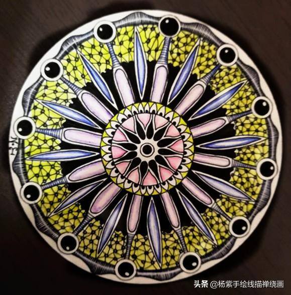曼陀罗绘画心理学（全职妈妈画禅绕画教程）