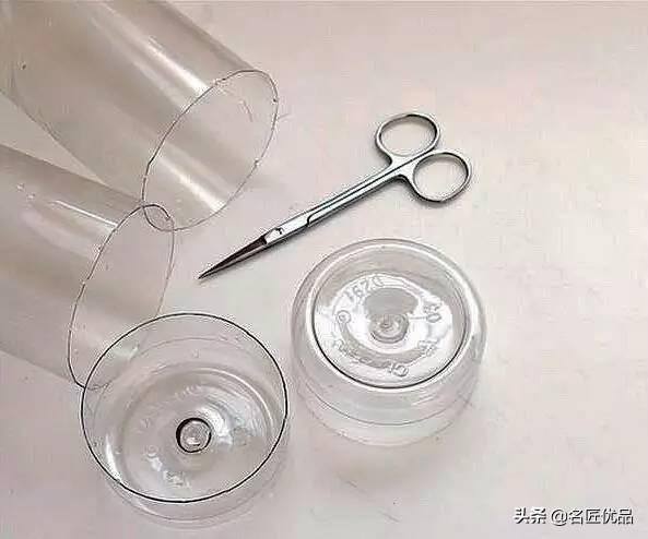 废品制作手工大全简单又漂亮（废弃的矿泉水瓶别扔，教你在家自制塑料瓶，孩子的最爱）
