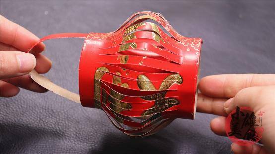 灯笼手工制作简单易学（红包壳被废物利用，秒变红灯笼方法）