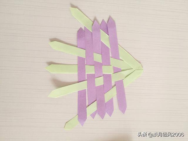 儿童简单手工（幼儿手工，用10个小纸条做一个小船，简单好学）