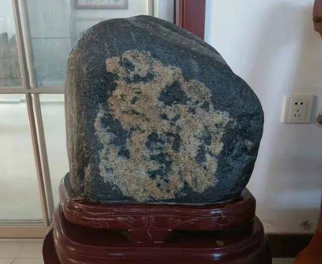 泰山石放哪里能镇宅发财（镇宅：泰山石敢当）