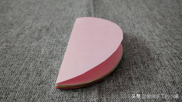 灯笼制作手工简单做法（简易灯笼折纸教程图解）