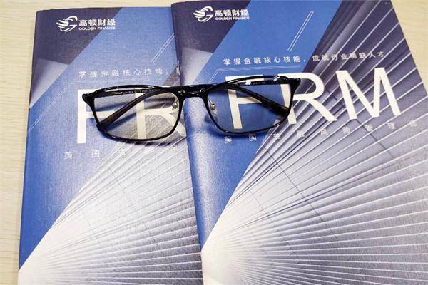 金融工作是做什么的（学金融是干什么的？学金融出来就一定可以进入银行吗？）