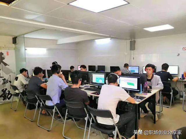赚钱副业（10个业余副业，一天就能月入过万！）